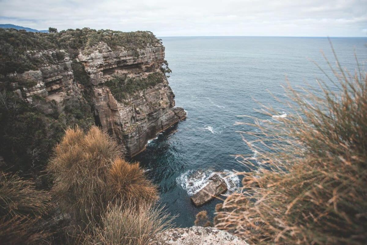 Pirates Retreat By Tiny Away Villa Eaglehawk Neck Exterior photo